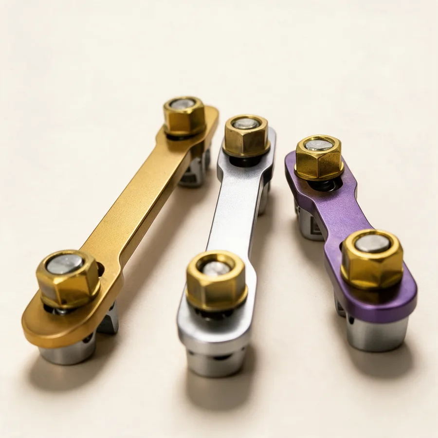 Conectores transversos para tornillos transpediculares lumbares, vía posterior. Imagen referencial.